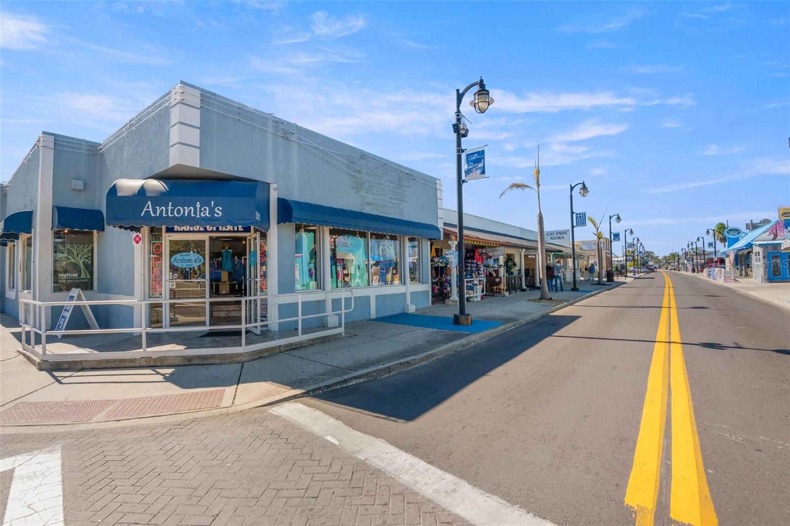 Image 53 of 57 For 719 Riverside Drive