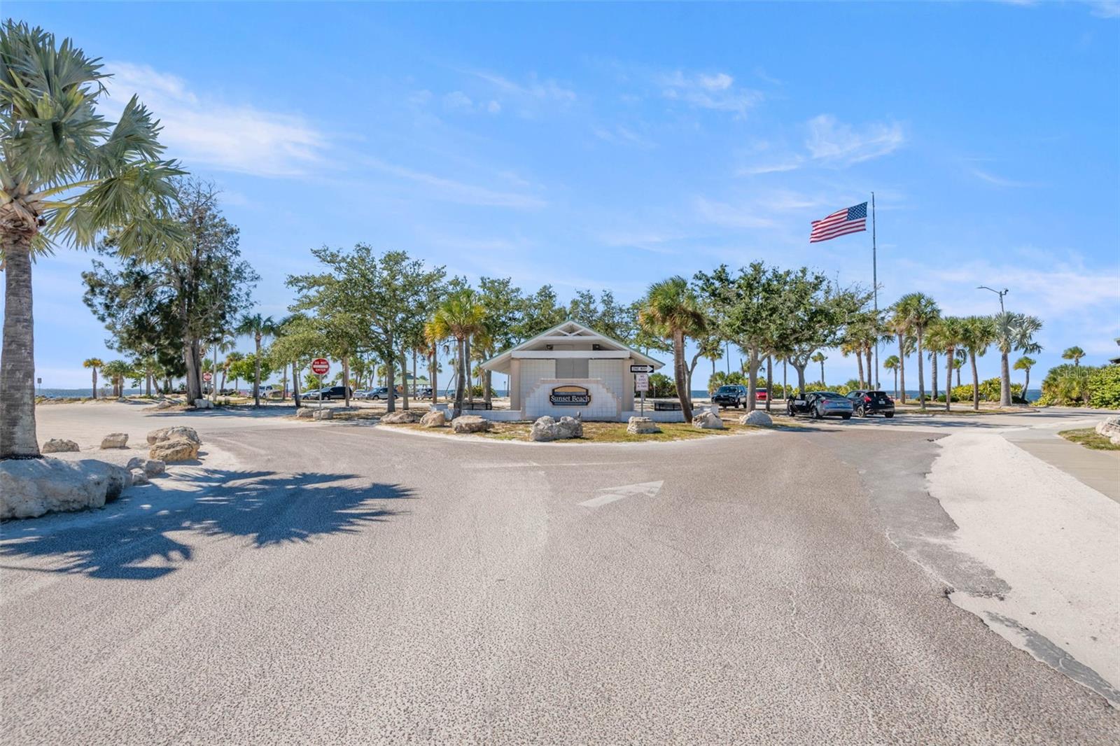 Image 54 of 57 For 719 Riverside Drive