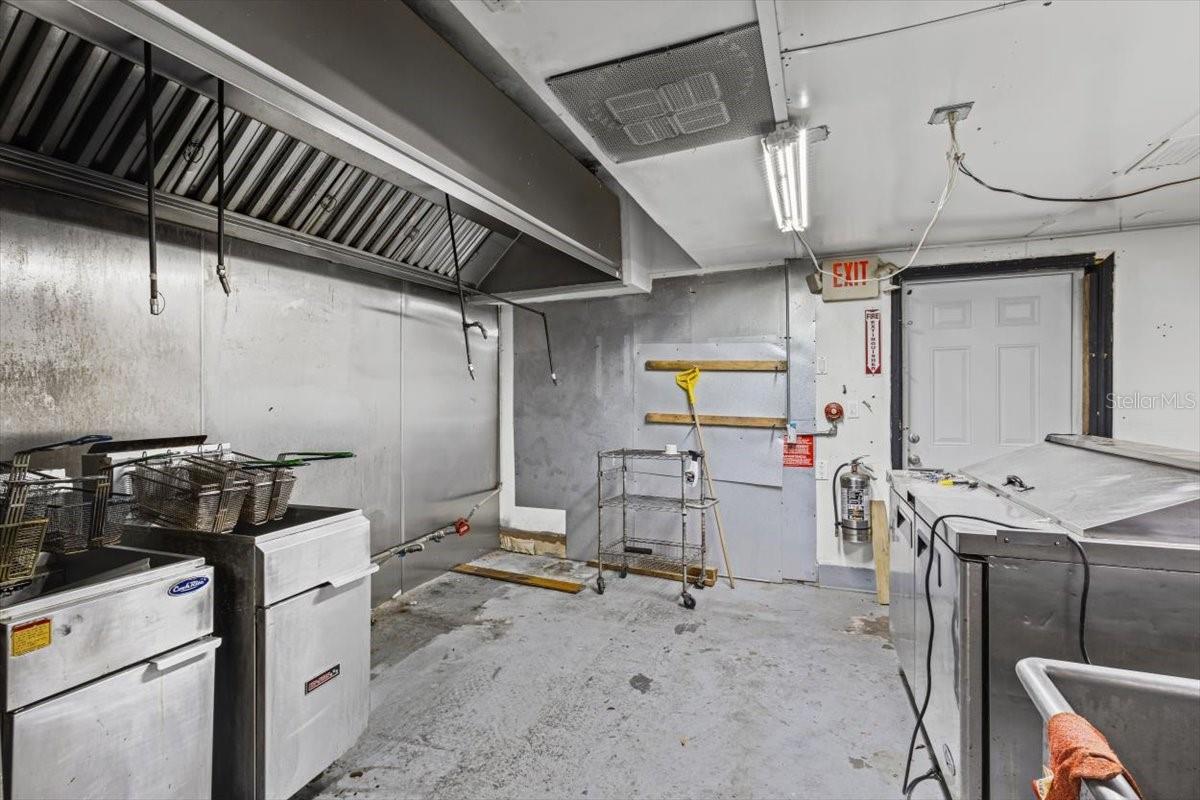 Image 16 of 49 For 17751 Us Highway 19