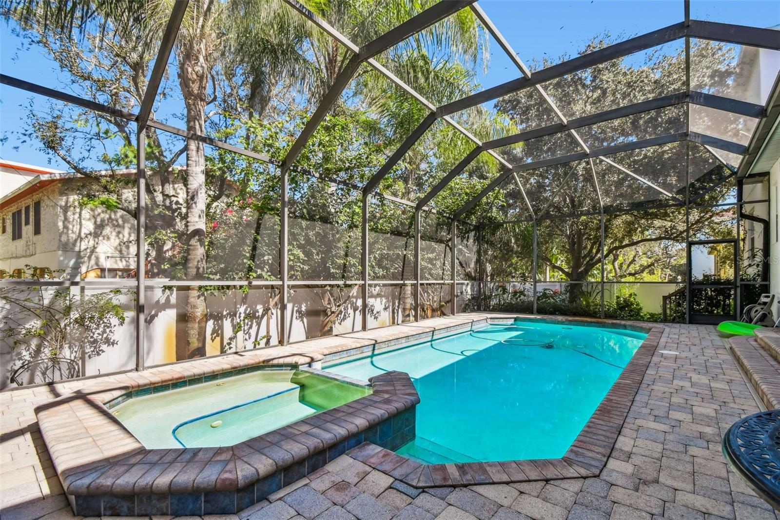 Image 16 of 40 For 1218 Castle Terrace