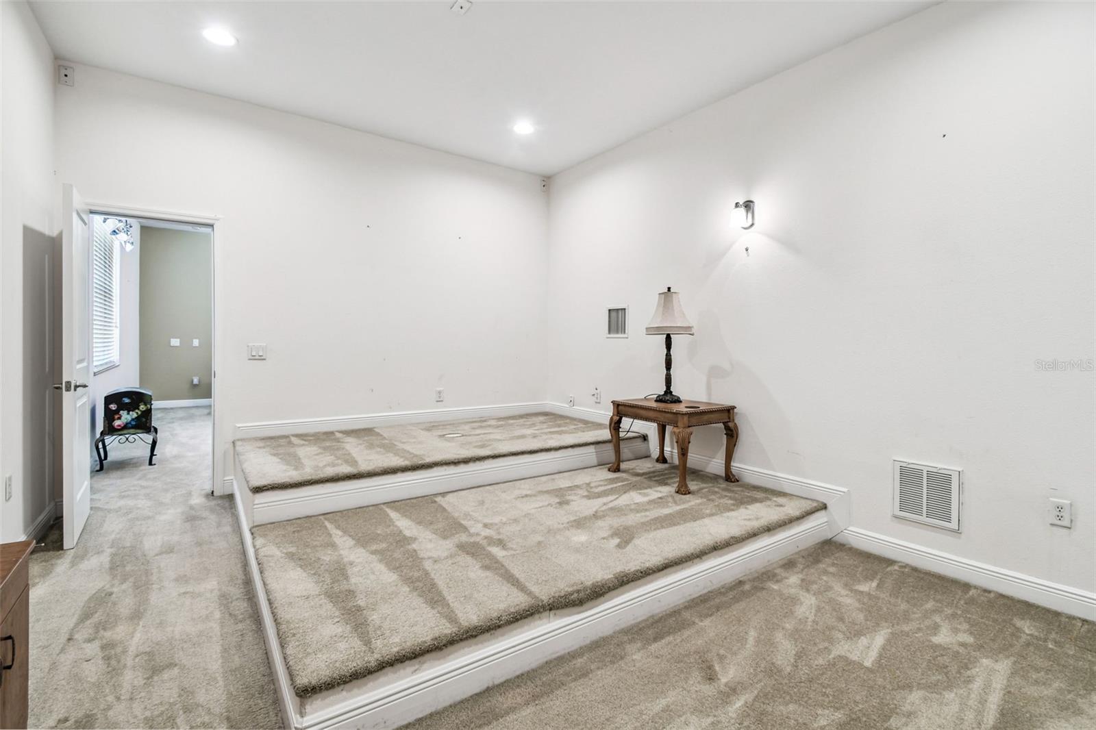 Image 23 of 40 For 1218 Castle Terrace