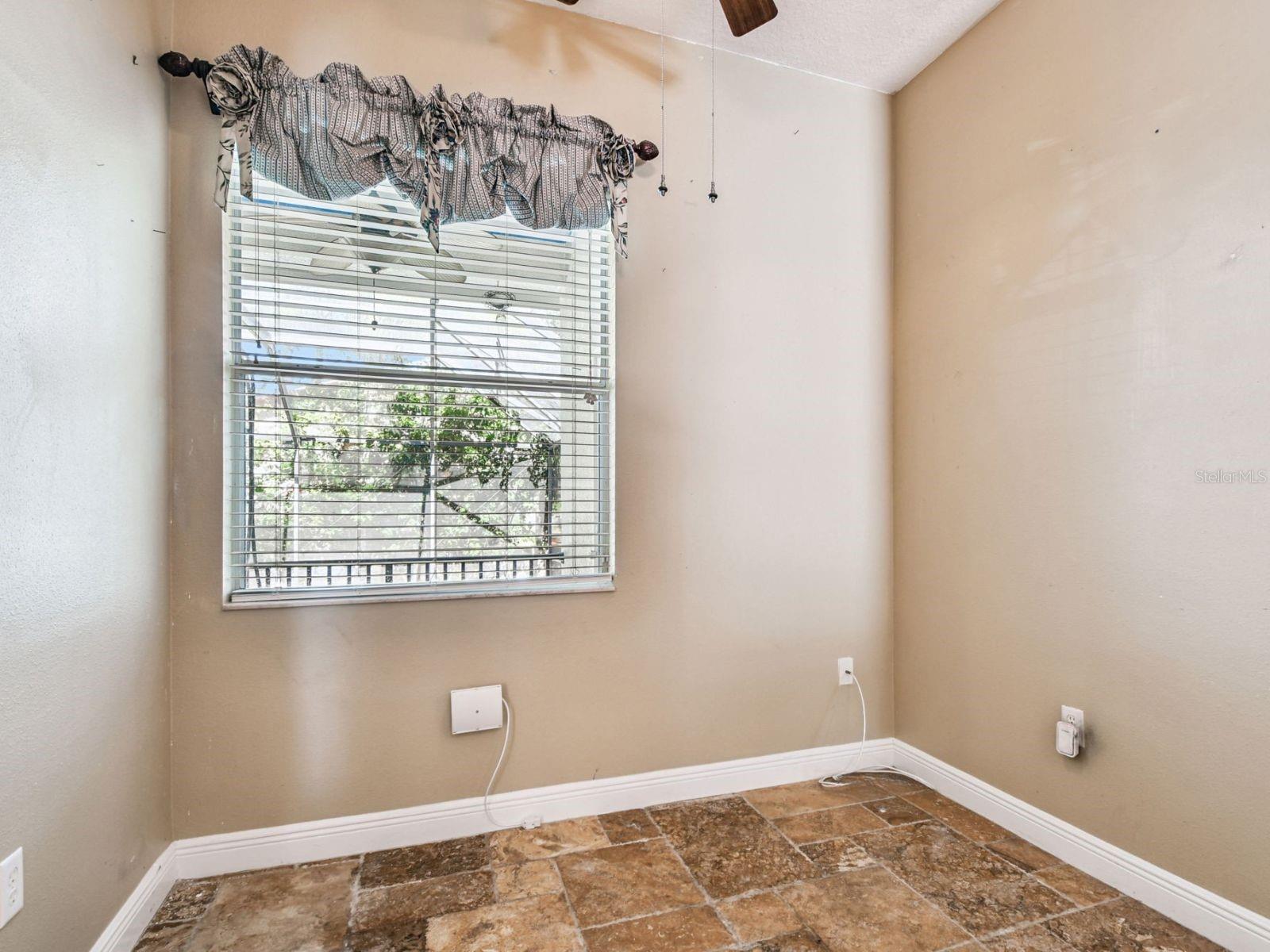 Image 29 of 40 For 1218 Castle Terrace