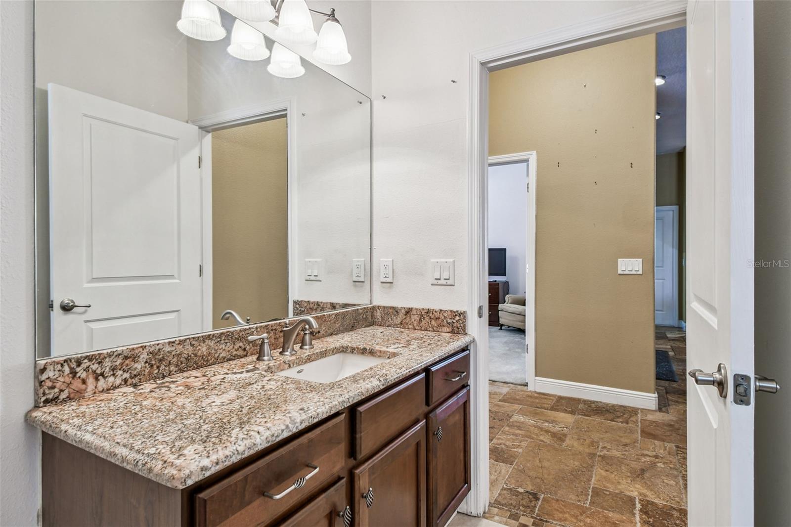 Image 32 of 40 For 1218 Castle Terrace