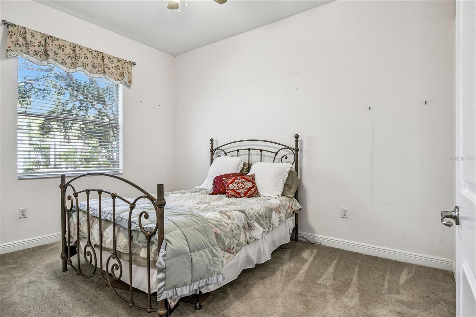 Image 35 of 40 For 1218 Castle Terrace