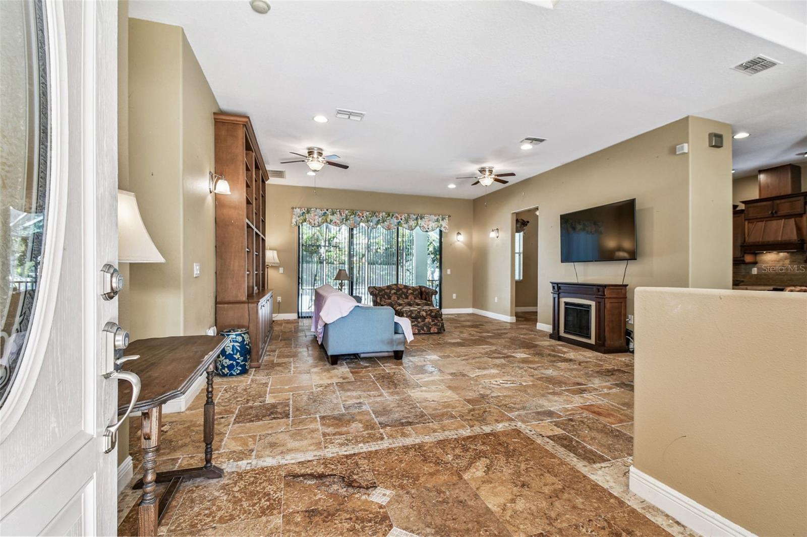 Image 5 of 40 For 1218 Castle Terrace