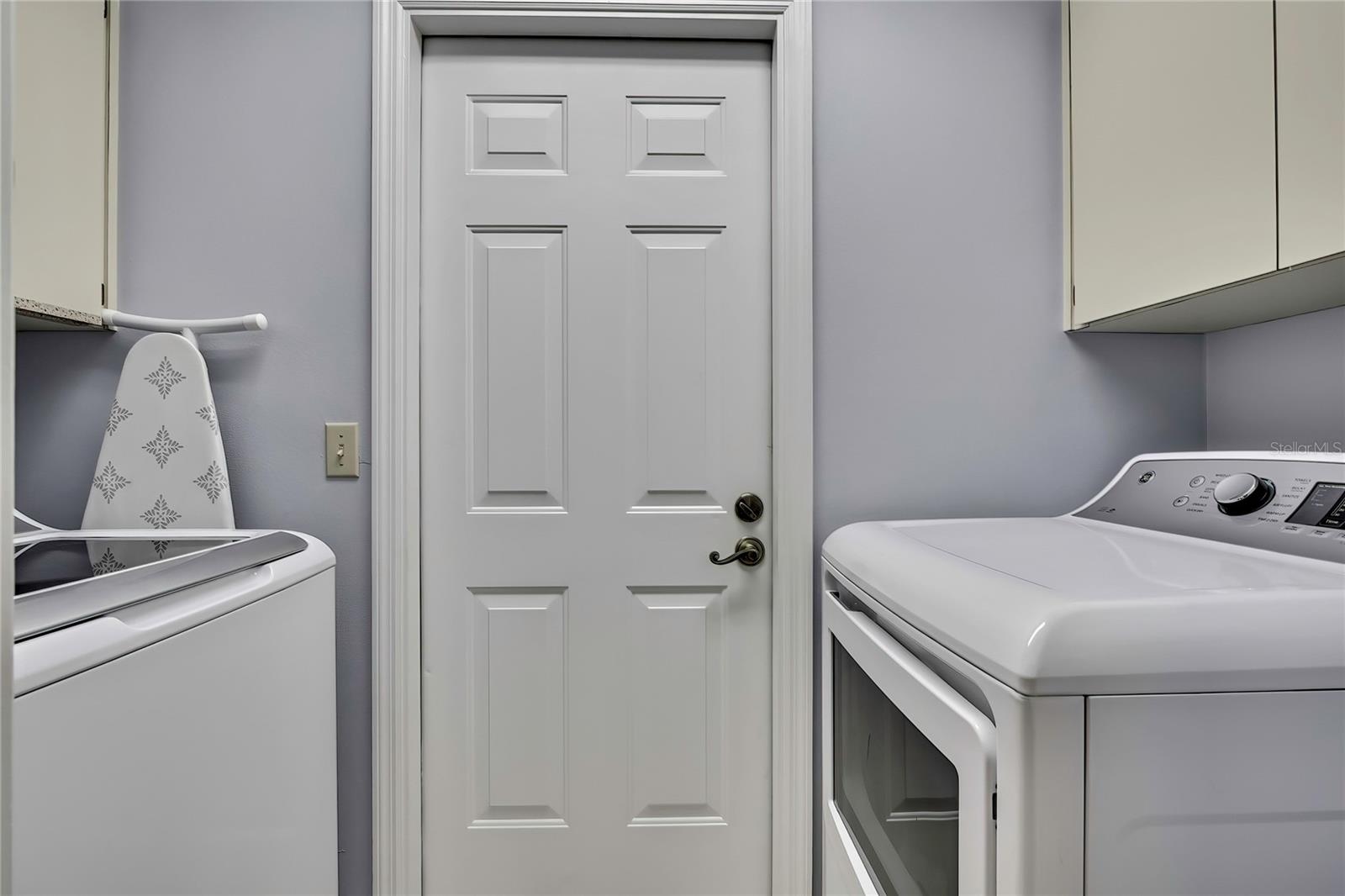 Image 26 of 49 For 83 Greentree Street