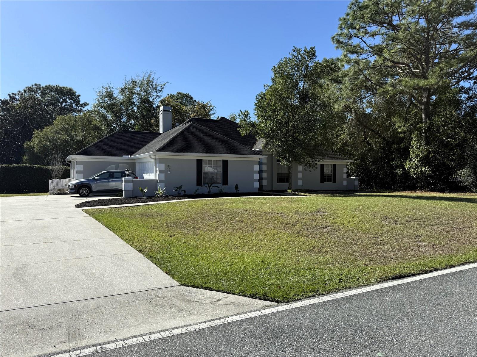 Image 3 of 49 For 83 Greentree Street