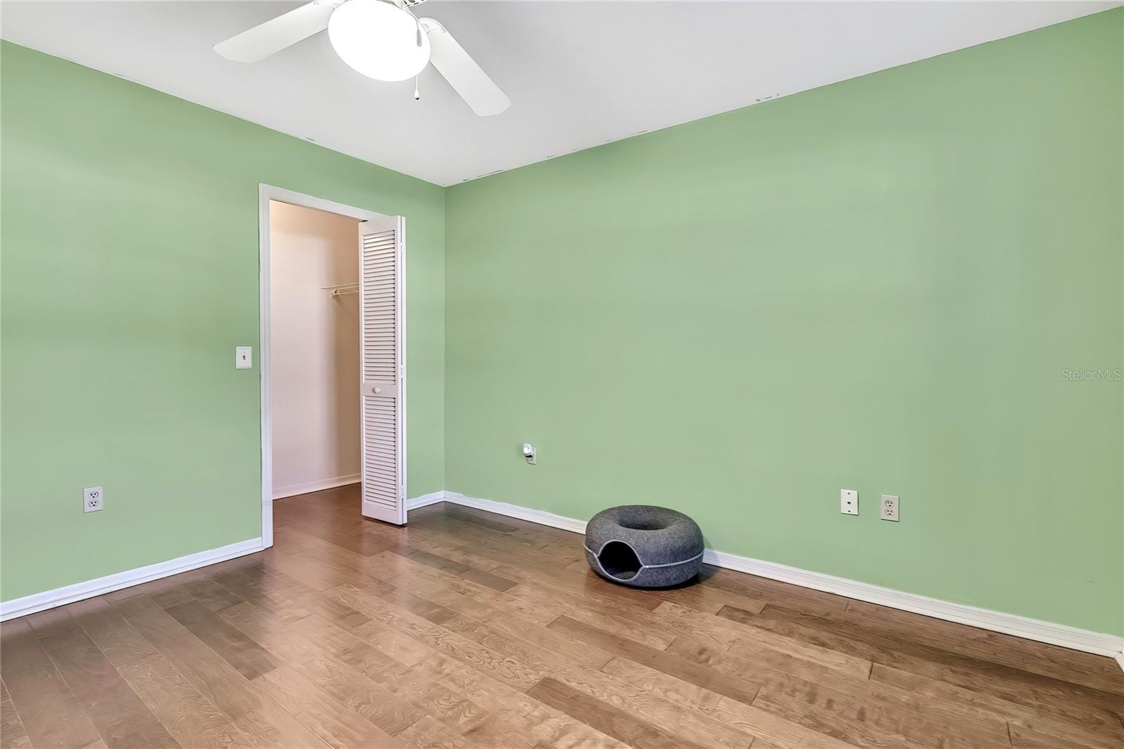 Image 30 of 49 For 83 Greentree Street