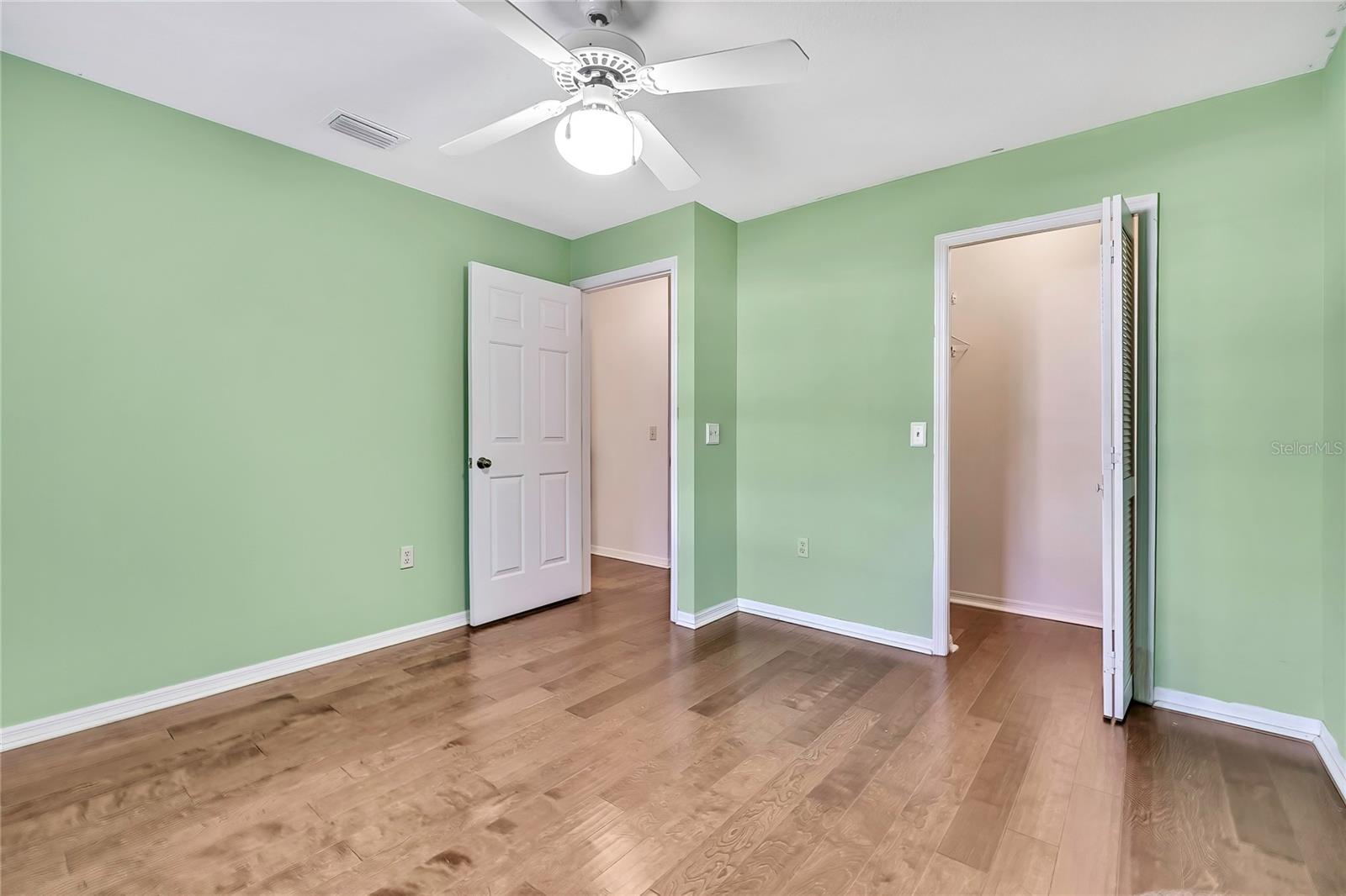 Image 31 of 49 For 83 Greentree Street