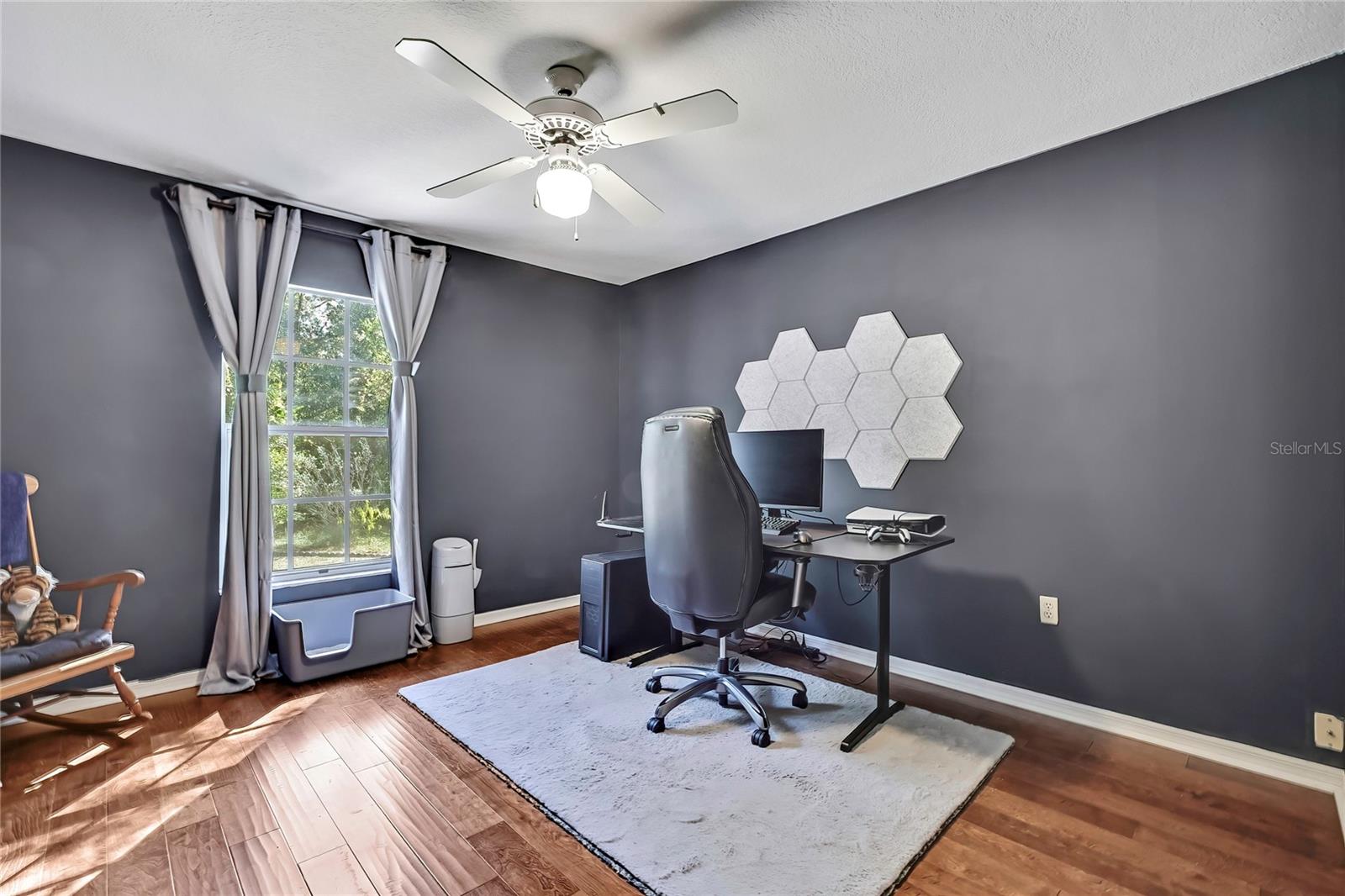 Image 32 of 49 For 83 Greentree Street