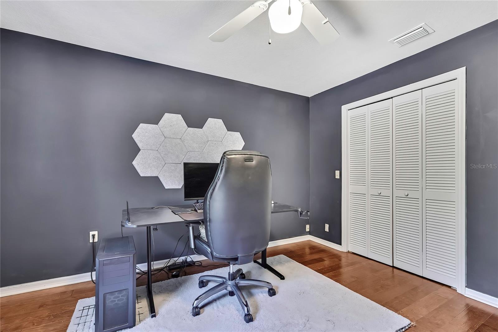 Image 33 of 49 For 83 Greentree Street