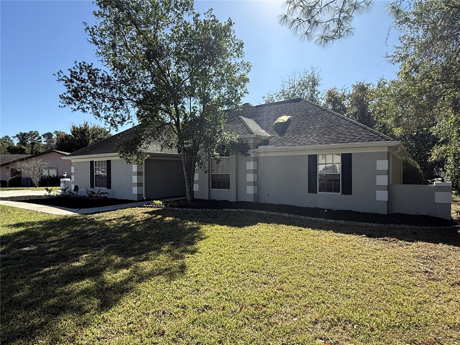 Image 6 of 49 For 83 Greentree Street