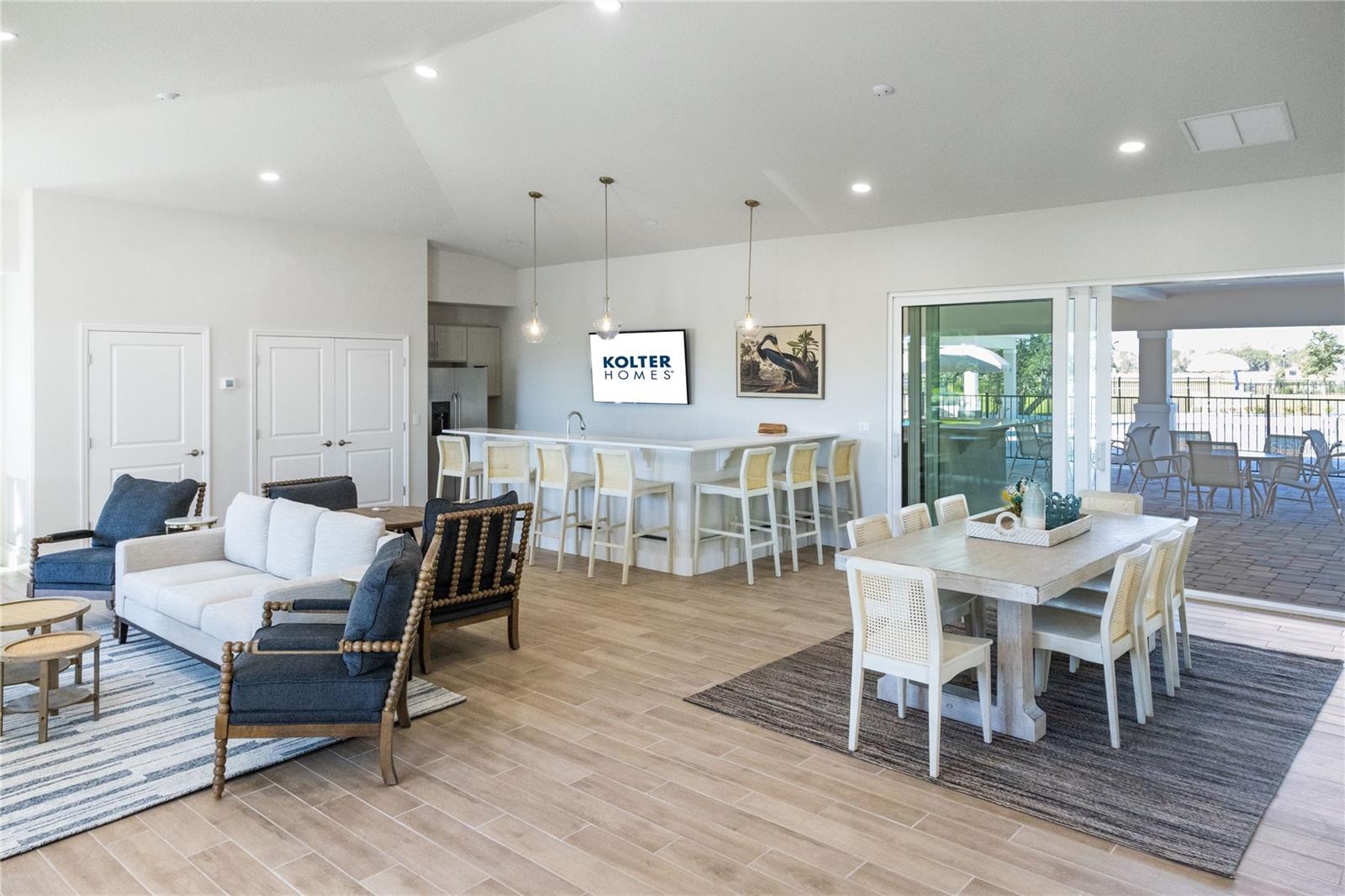 Image 35 of 43 For 909 Liliana Drive