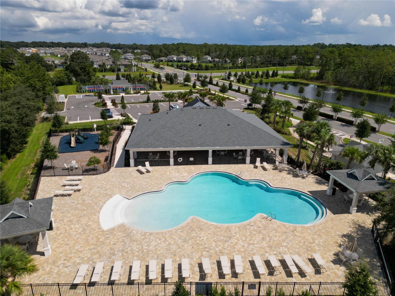 Image 41 of 43 For 909 Liliana Drive