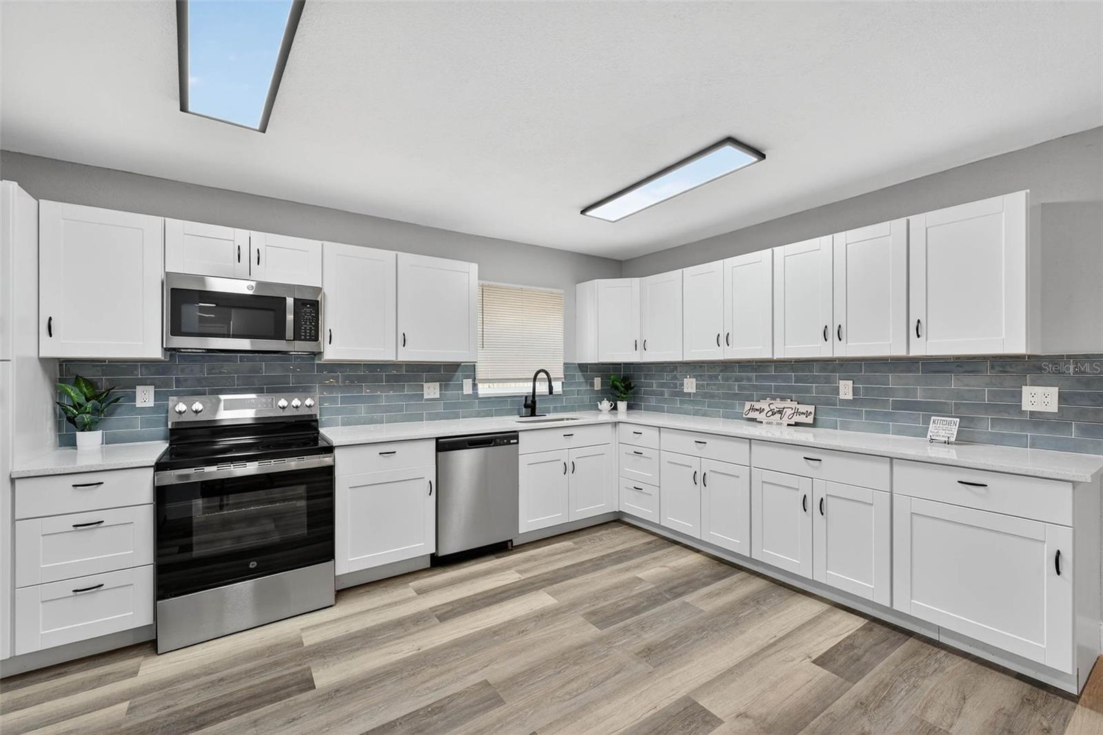 Image 6 of 17 For 6965 21st Street N