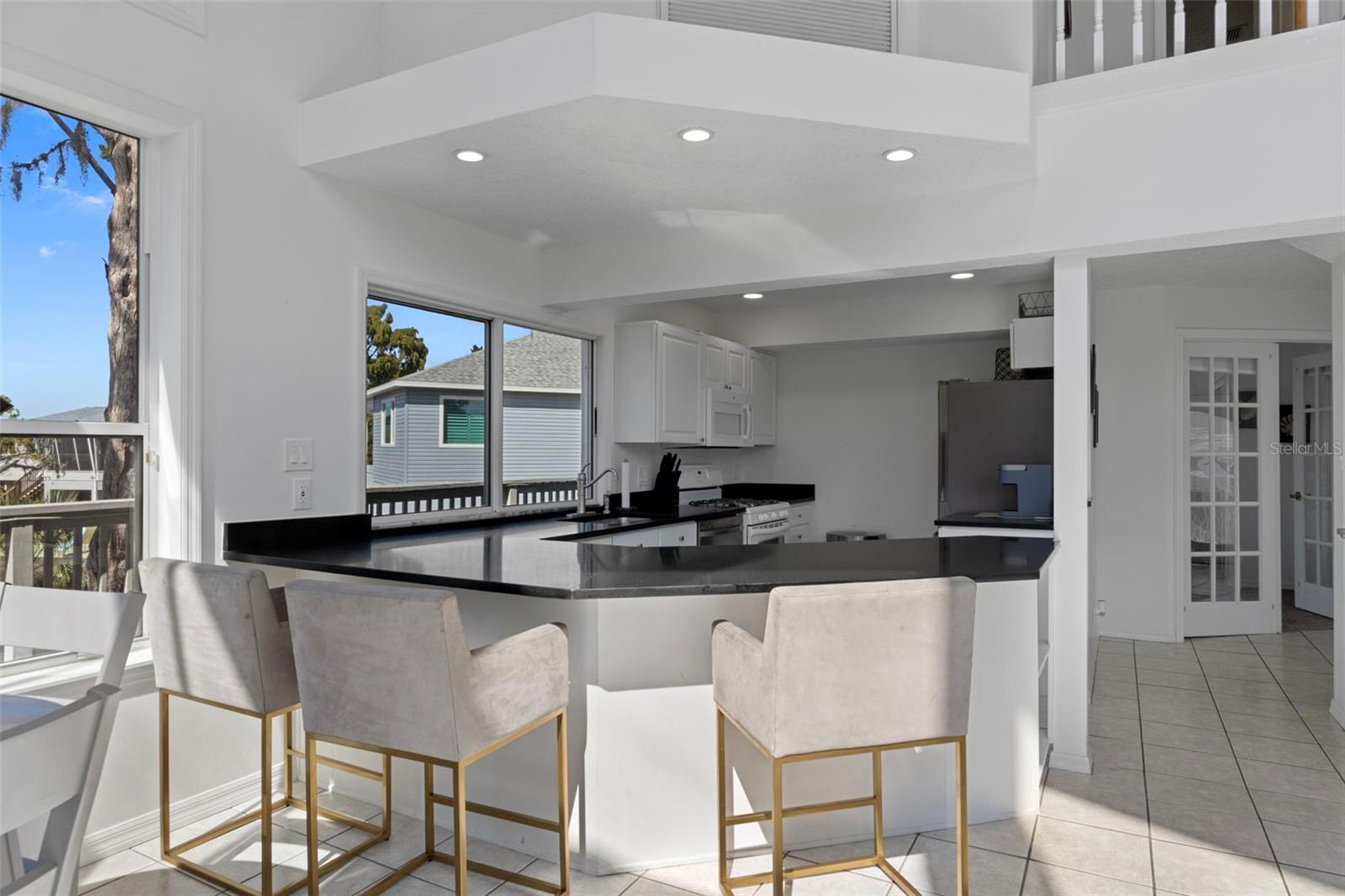 Listing photo id 10 for 5272 Tropical Point