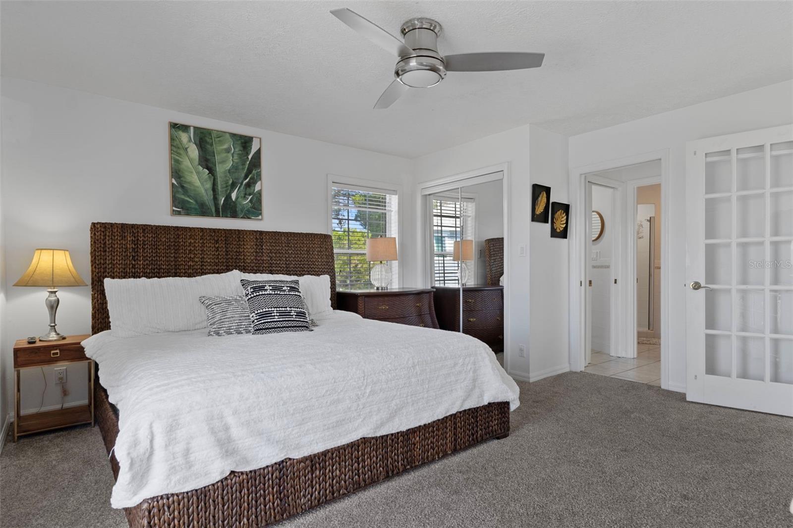 Listing photo id 18 for 5272 Tropical Point