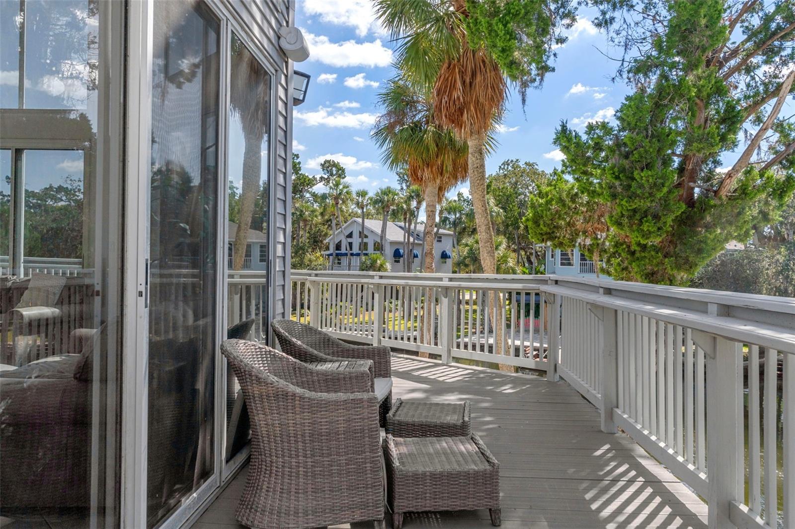Listing photo id 20 for 5272 Tropical Point
