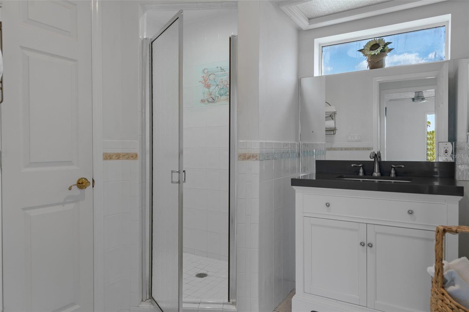 Listing photo id 23 for 5272 Tropical Point