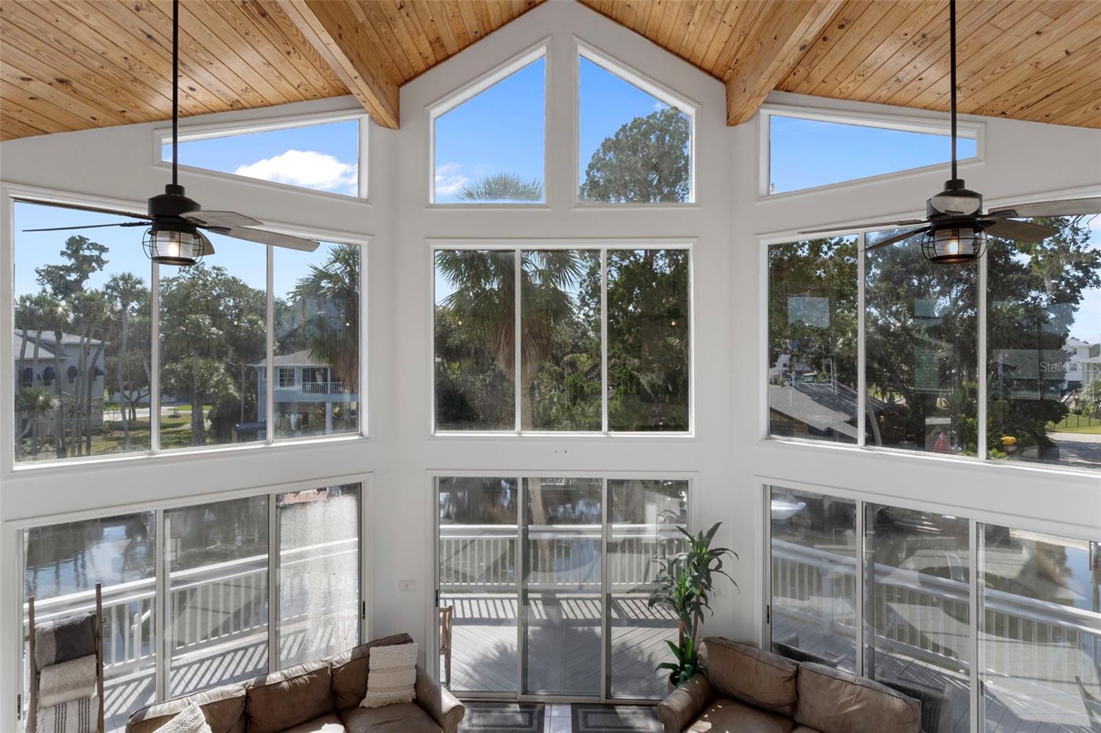 Listing photo id 24 for 5272 Tropical Point