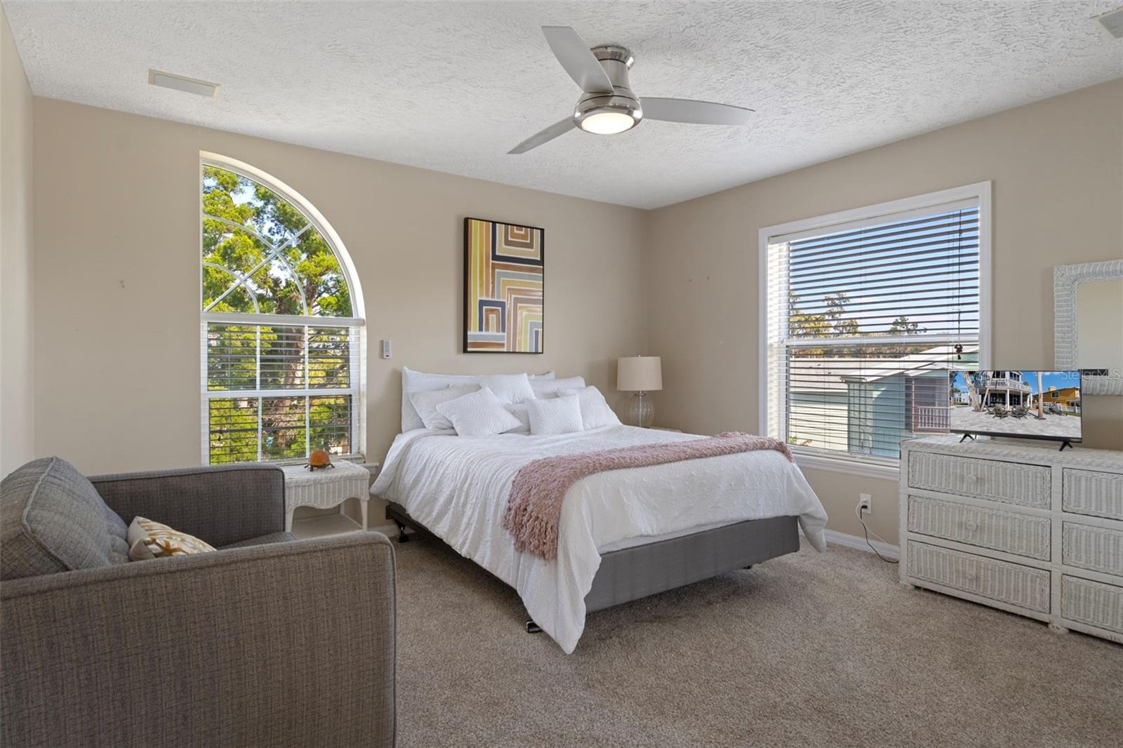 Listing photo id 29 for 5272 Tropical Point