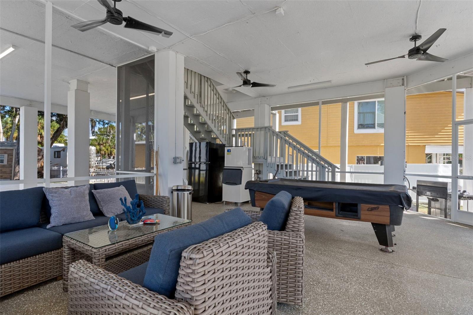 Listing photo id 36 for 5272 Tropical Point