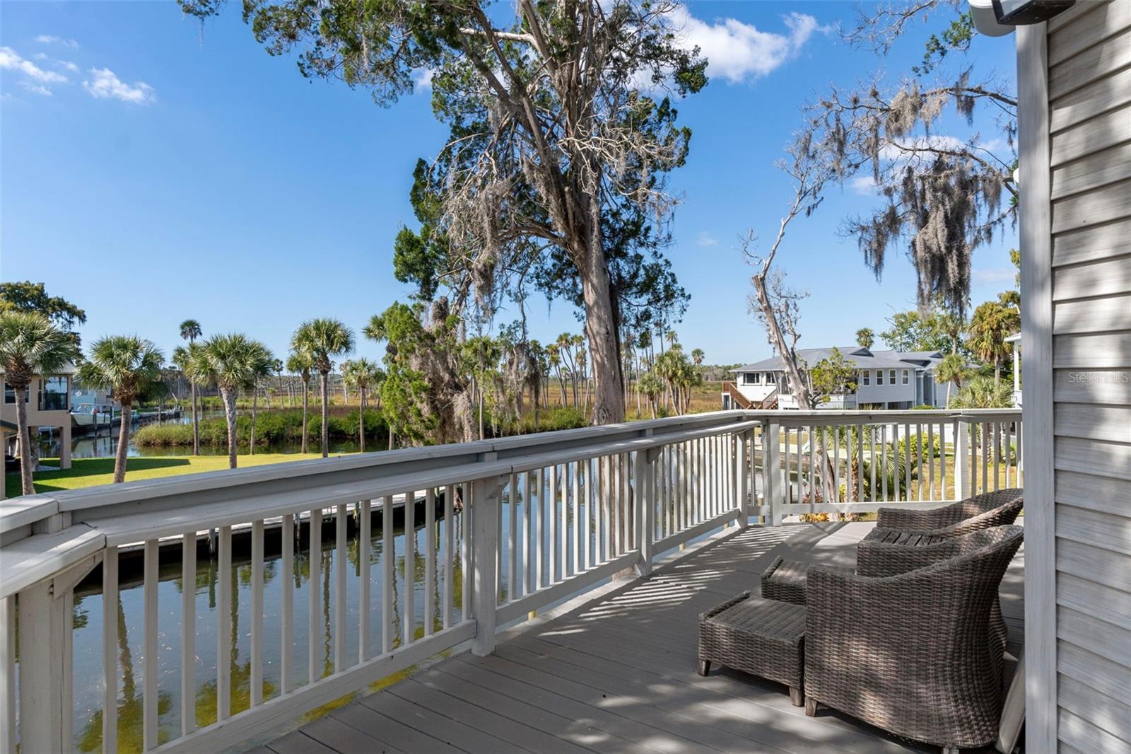 Listing photo id 41 for 5272 Tropical Point