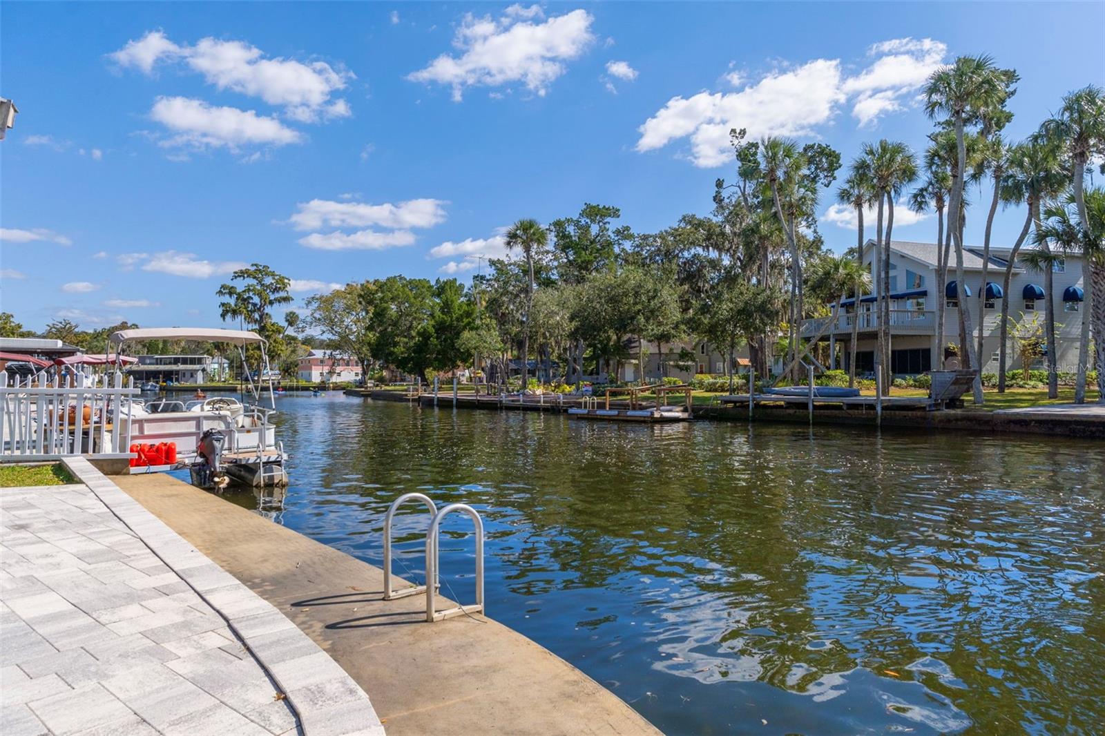 Listing photo id 43 for 5272 Tropical Point