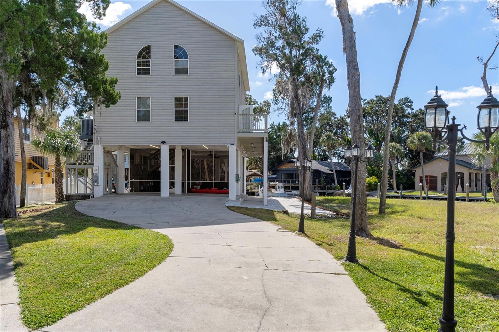 Listing photo id 49 for 5272 Tropical Point