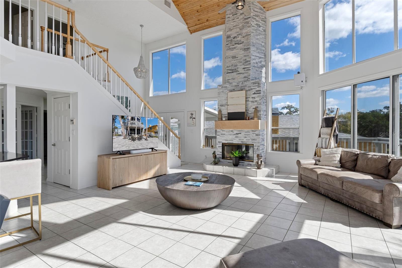 Listing photo id 4 for 5272 Tropical Point