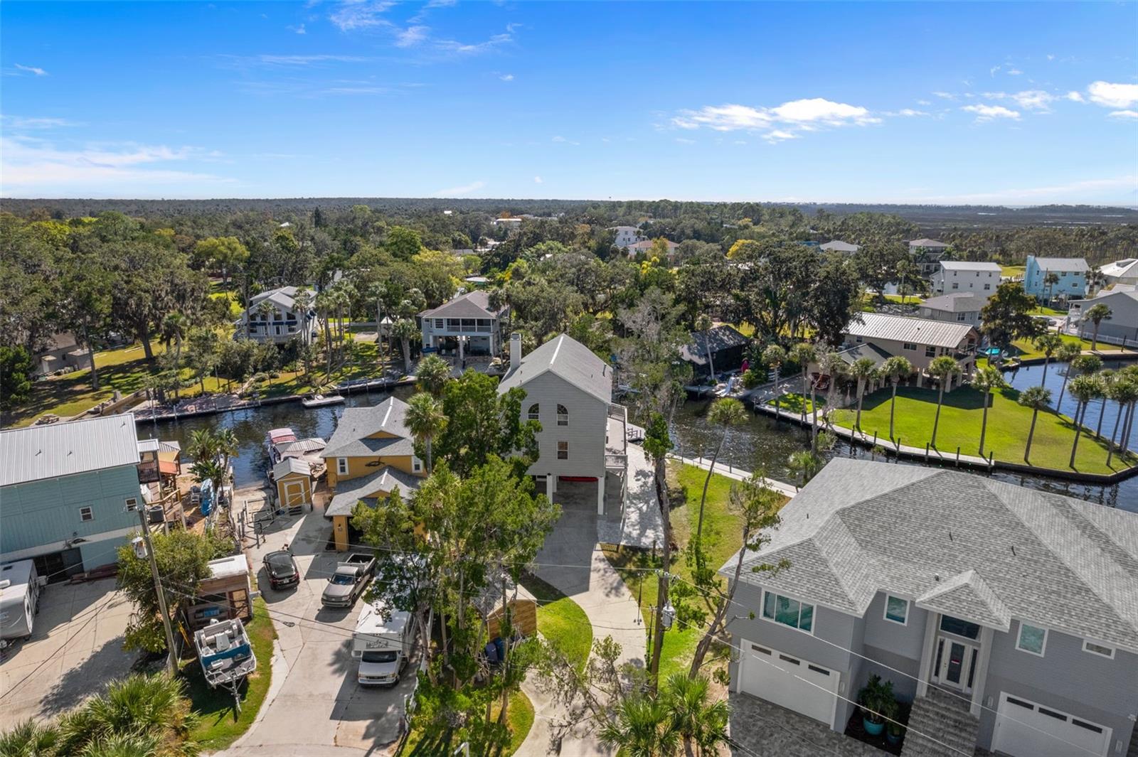 Listing photo id 58 for 5272 Tropical Point