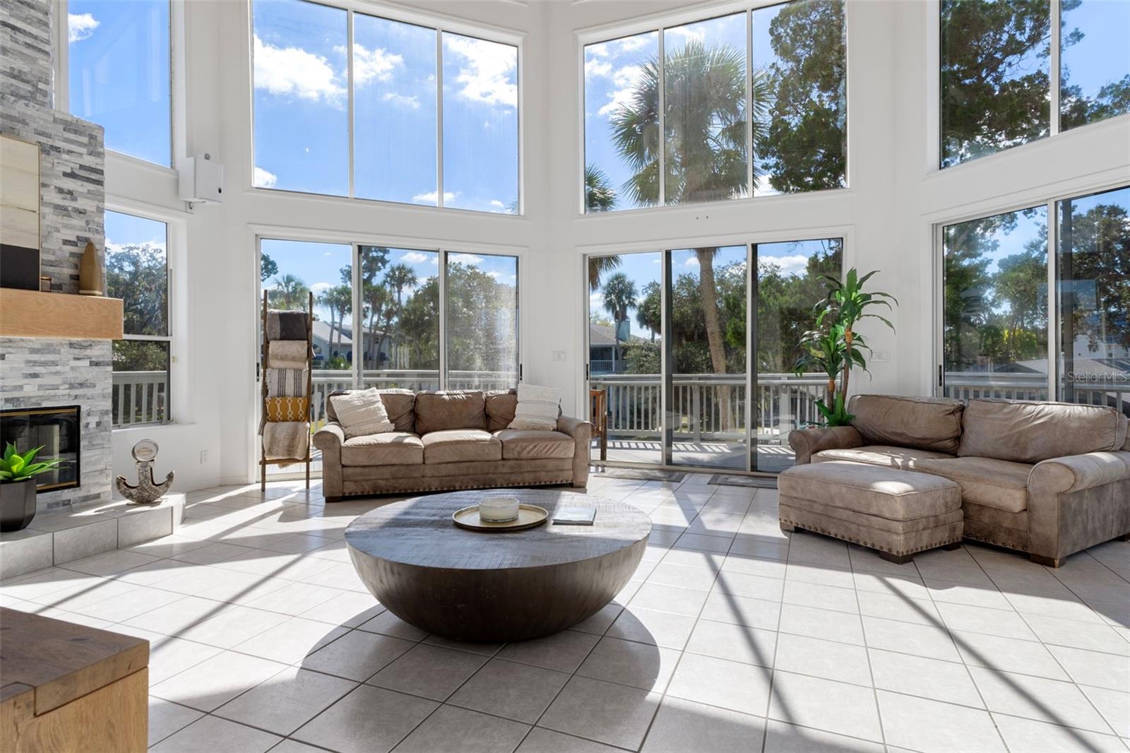 Listing photo id 6 for 5272 Tropical Point