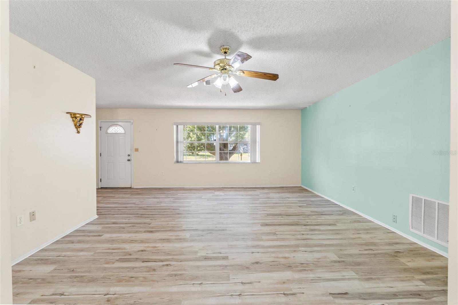 Image 4 of 45 For 7803 Riverdale Drive