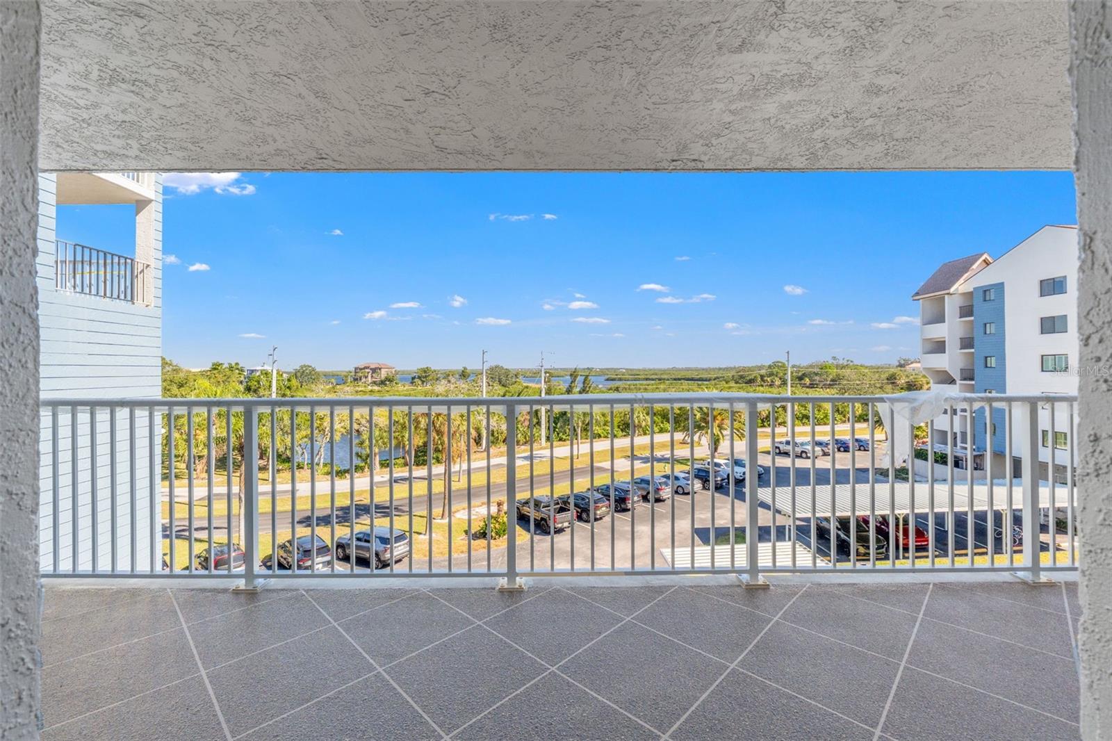 Image 3 of 54 For 4550 Bay Boulevard 1233