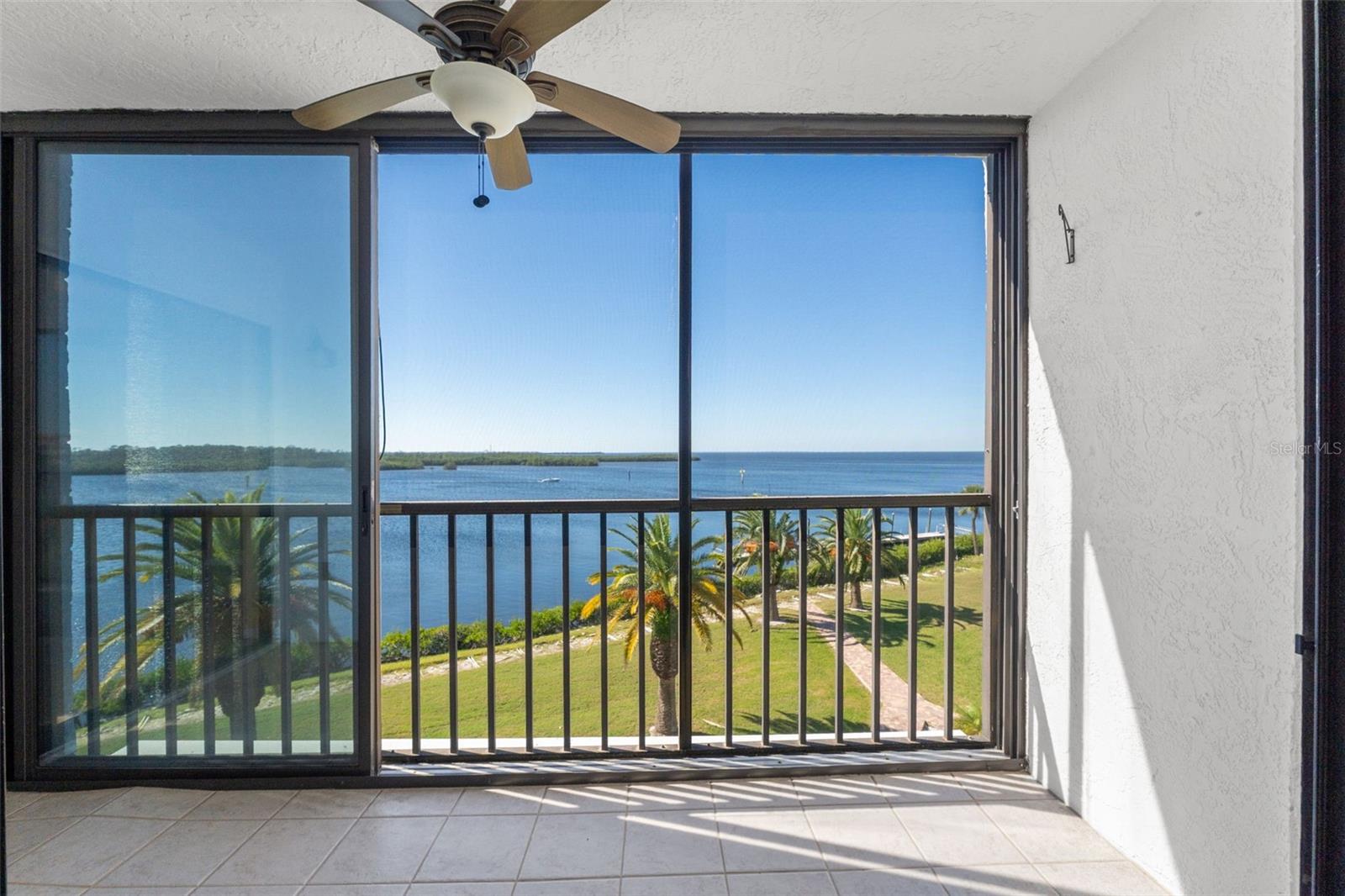 Image 6 of 54 For 4550 Bay Boulevard 1233