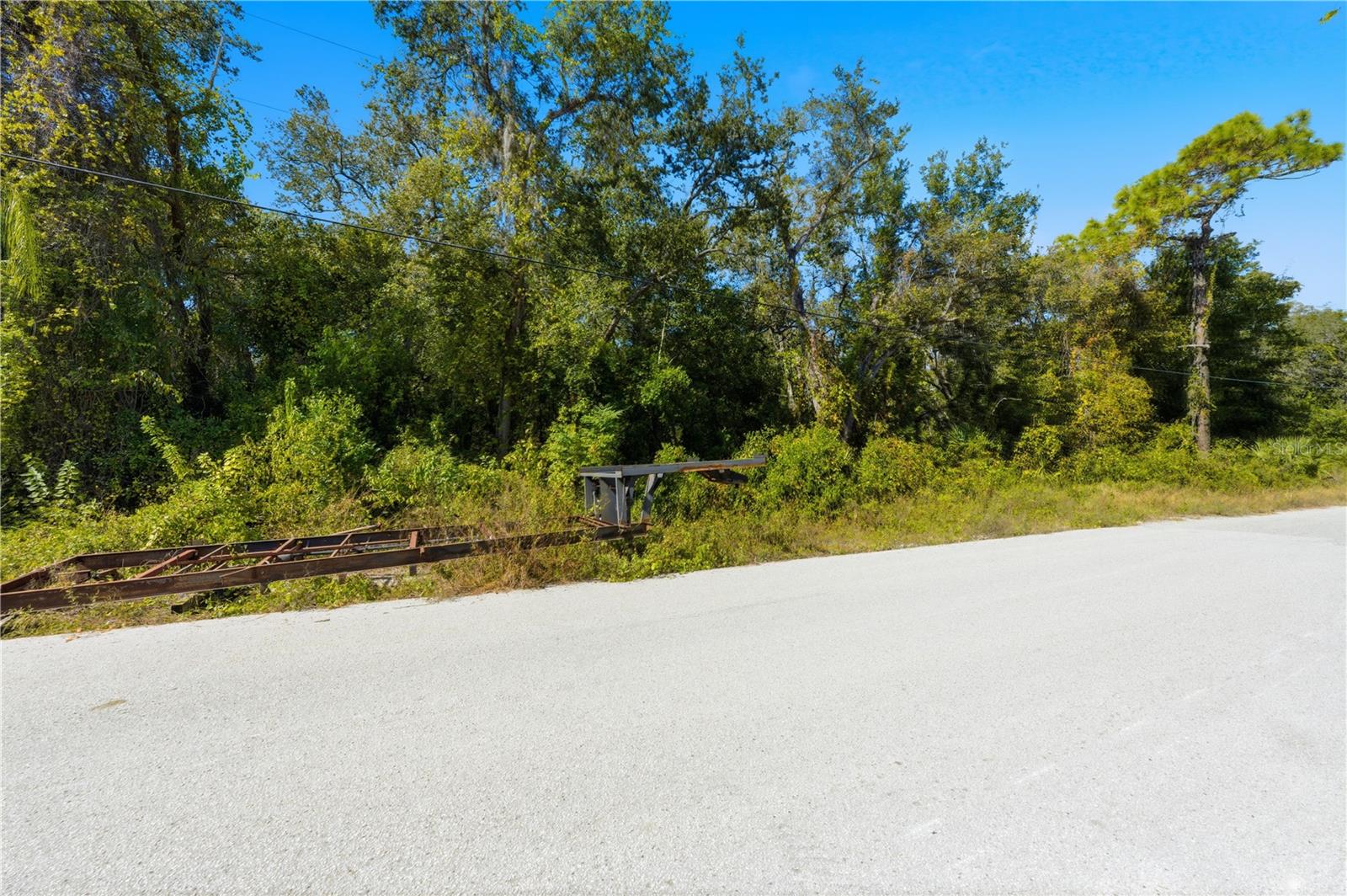 Listing photo id 3 for 000 Shalimar Street