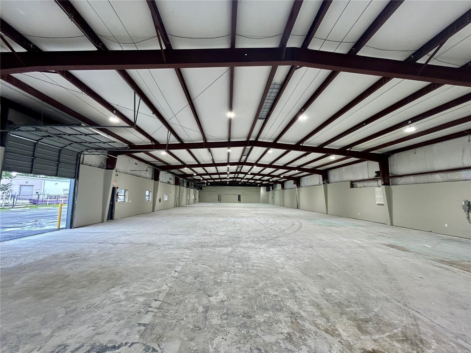 Listing photo id 1 for 141 Burbank Road