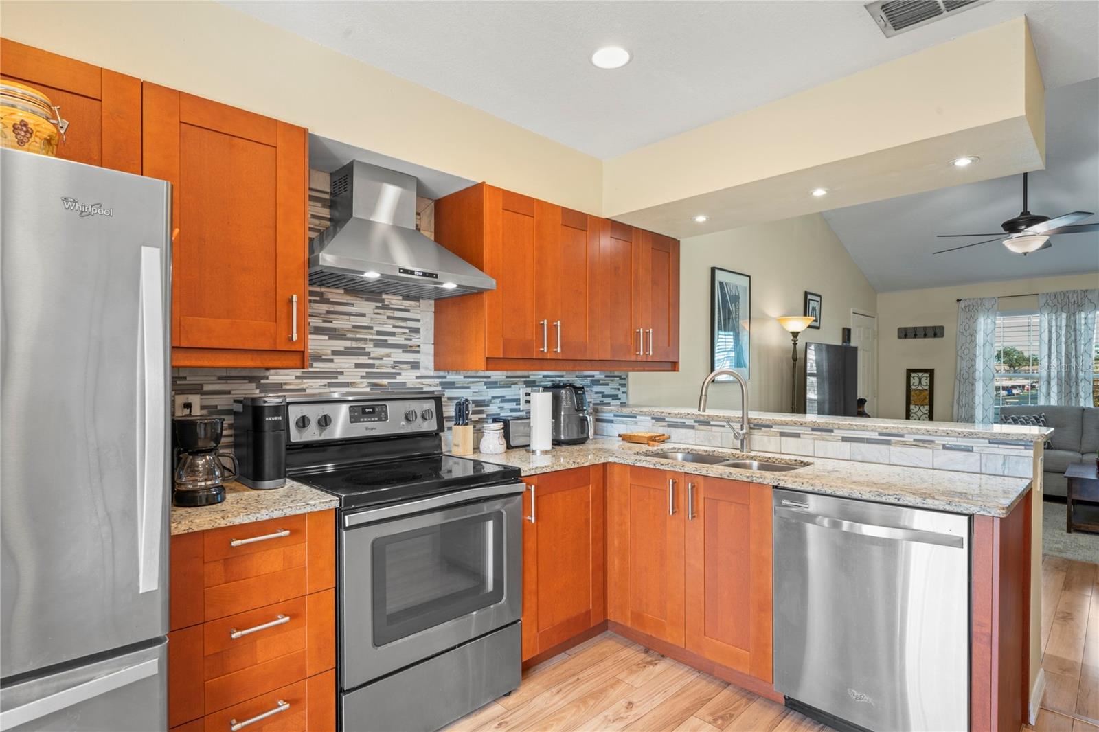 Image 10 of 66 For 6424 Spring Flower Drive 24