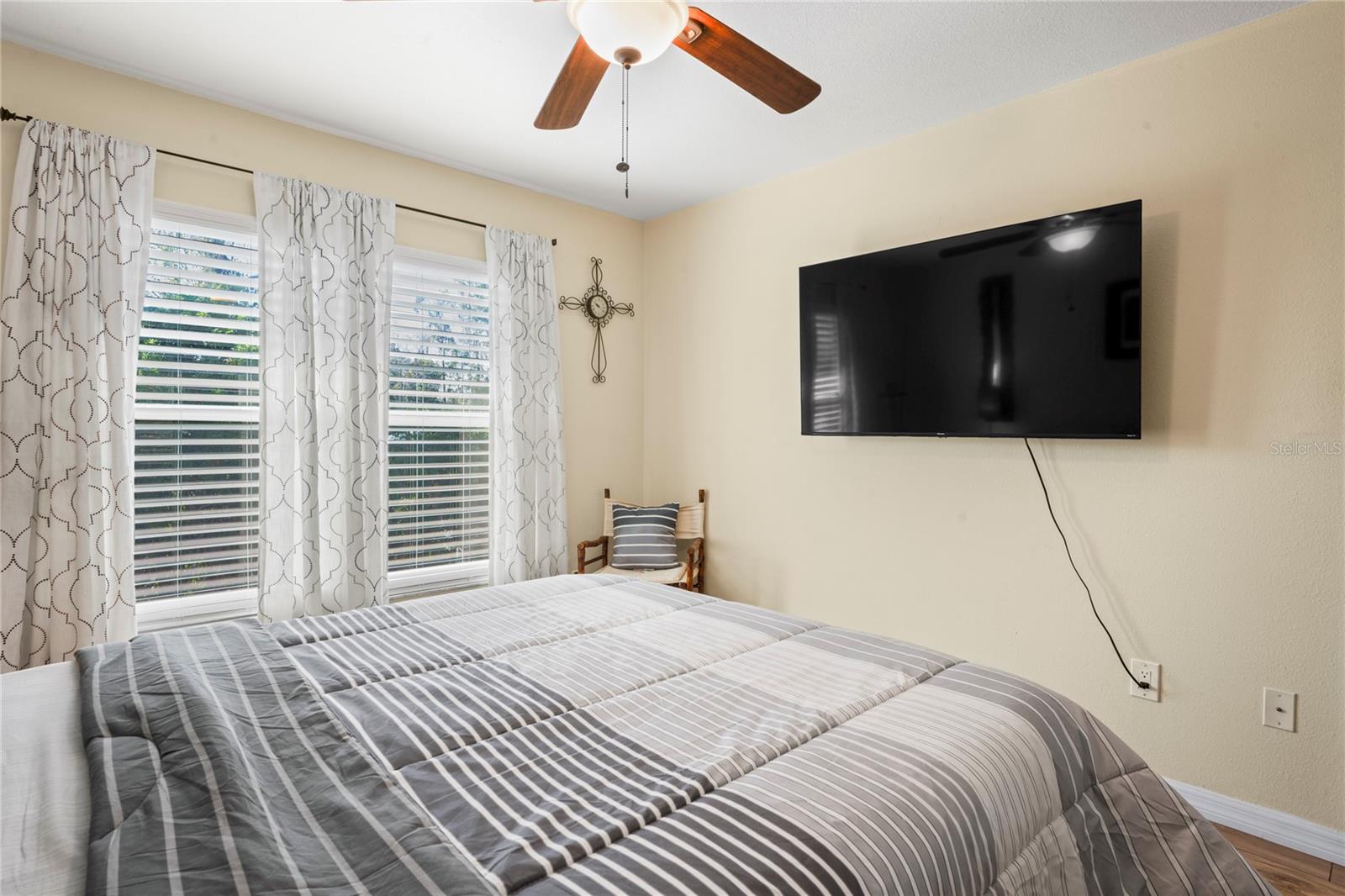 Image 17 of 66 For 6424 Spring Flower Drive 24