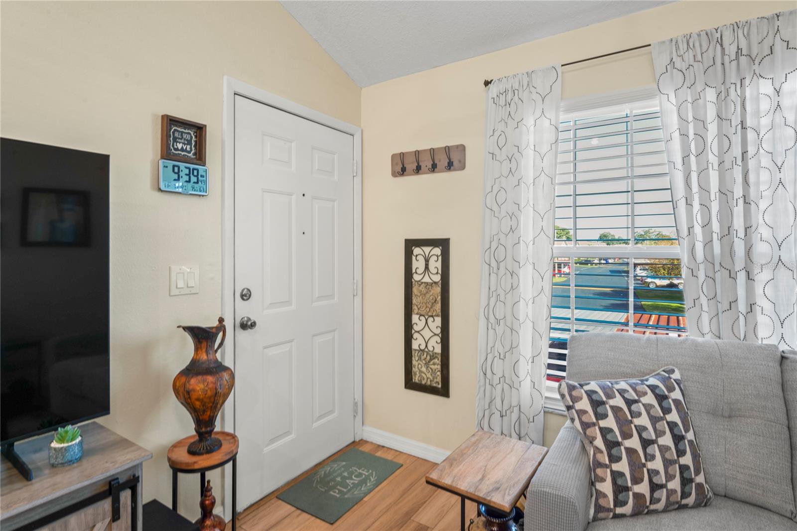 Image 4 of 66 For 6424 Spring Flower Drive 24