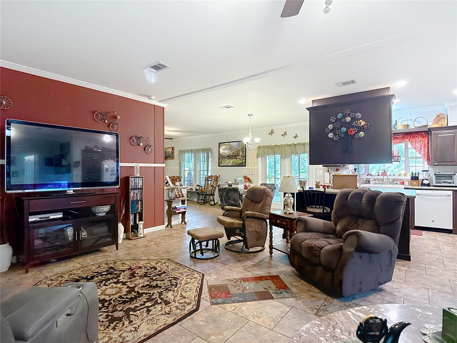 Image 11 of 67 For 18005 Nicholas Avenue