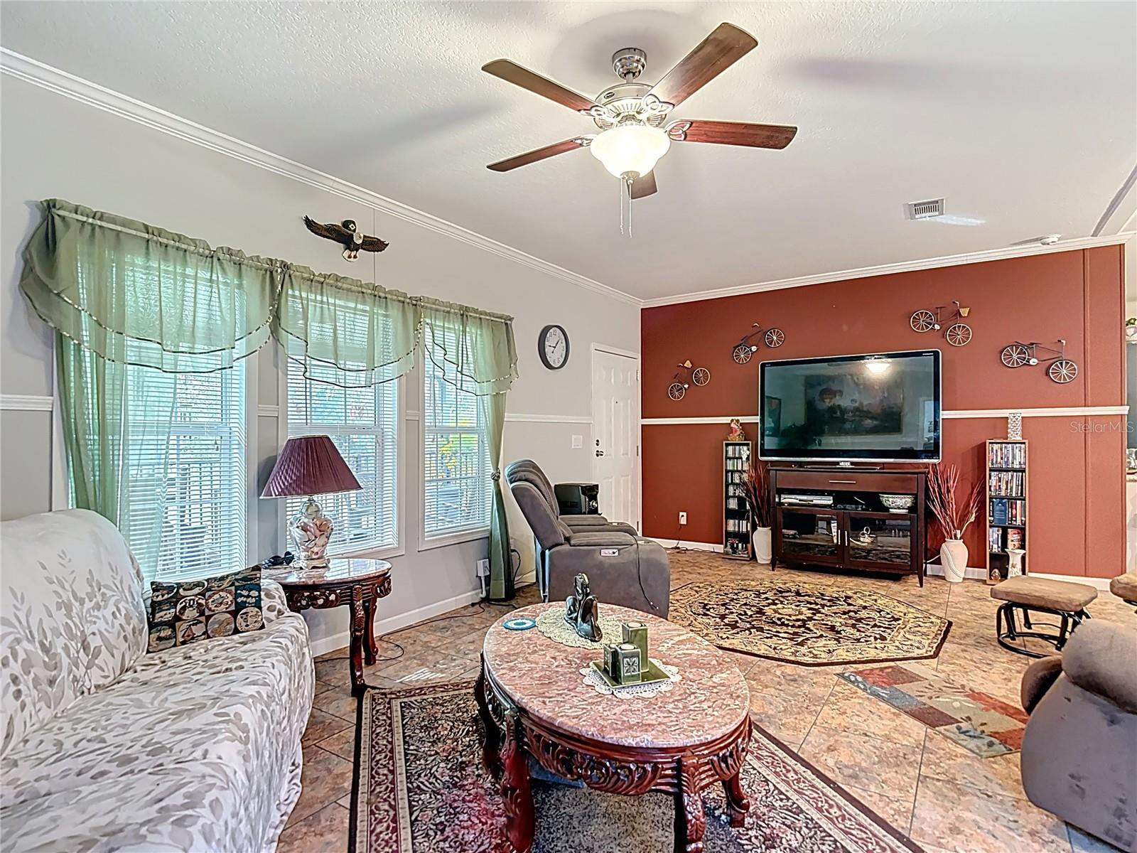 Image 13 of 67 For 18005 Nicholas Avenue