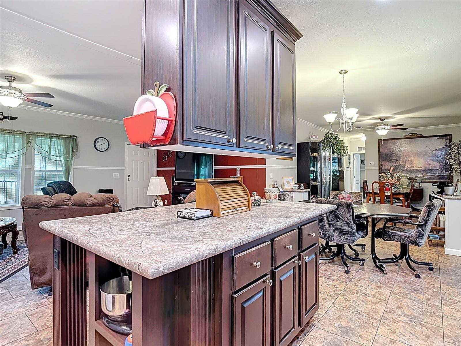 Image 16 of 67 For 18005 Nicholas Avenue