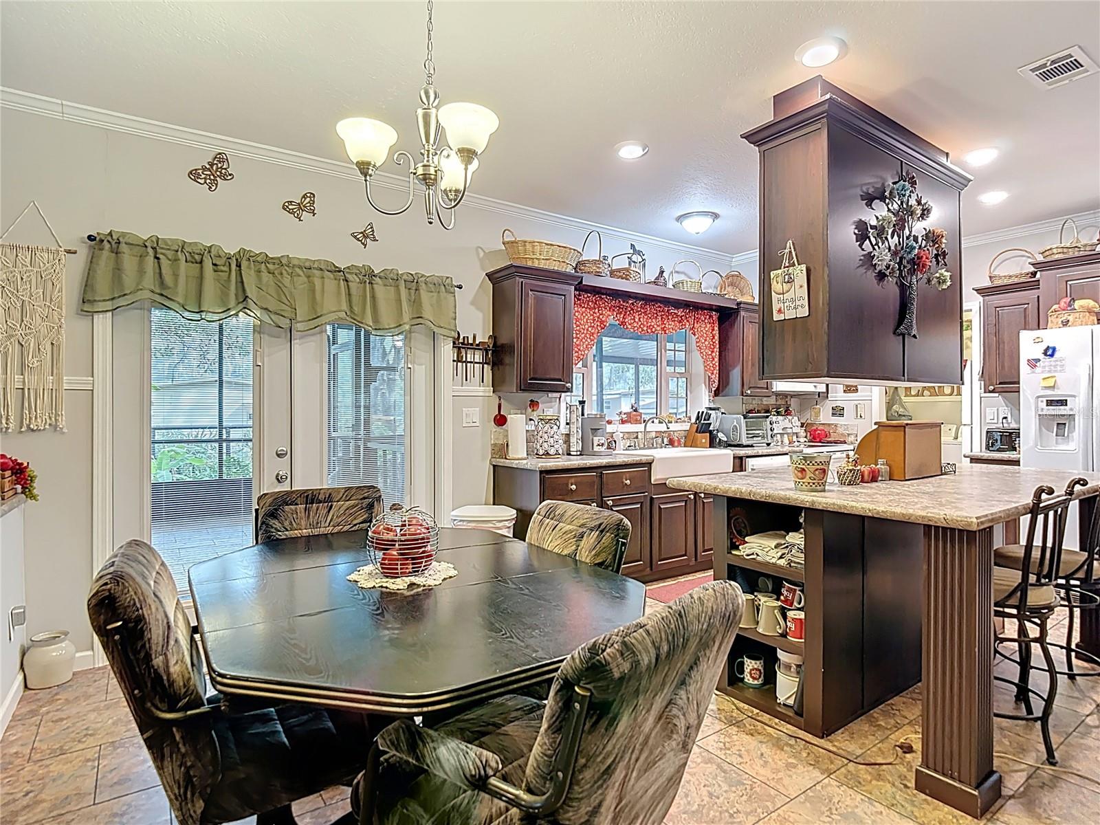 Image 25 of 67 For 18005 Nicholas Avenue