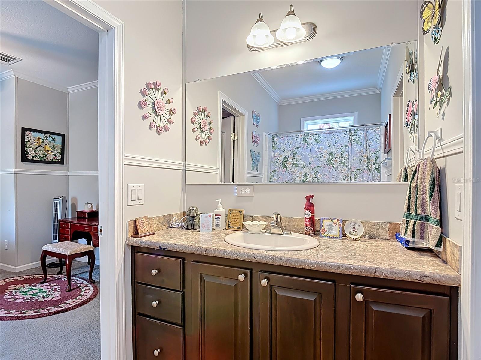 Image 39 of 67 For 18005 Nicholas Avenue