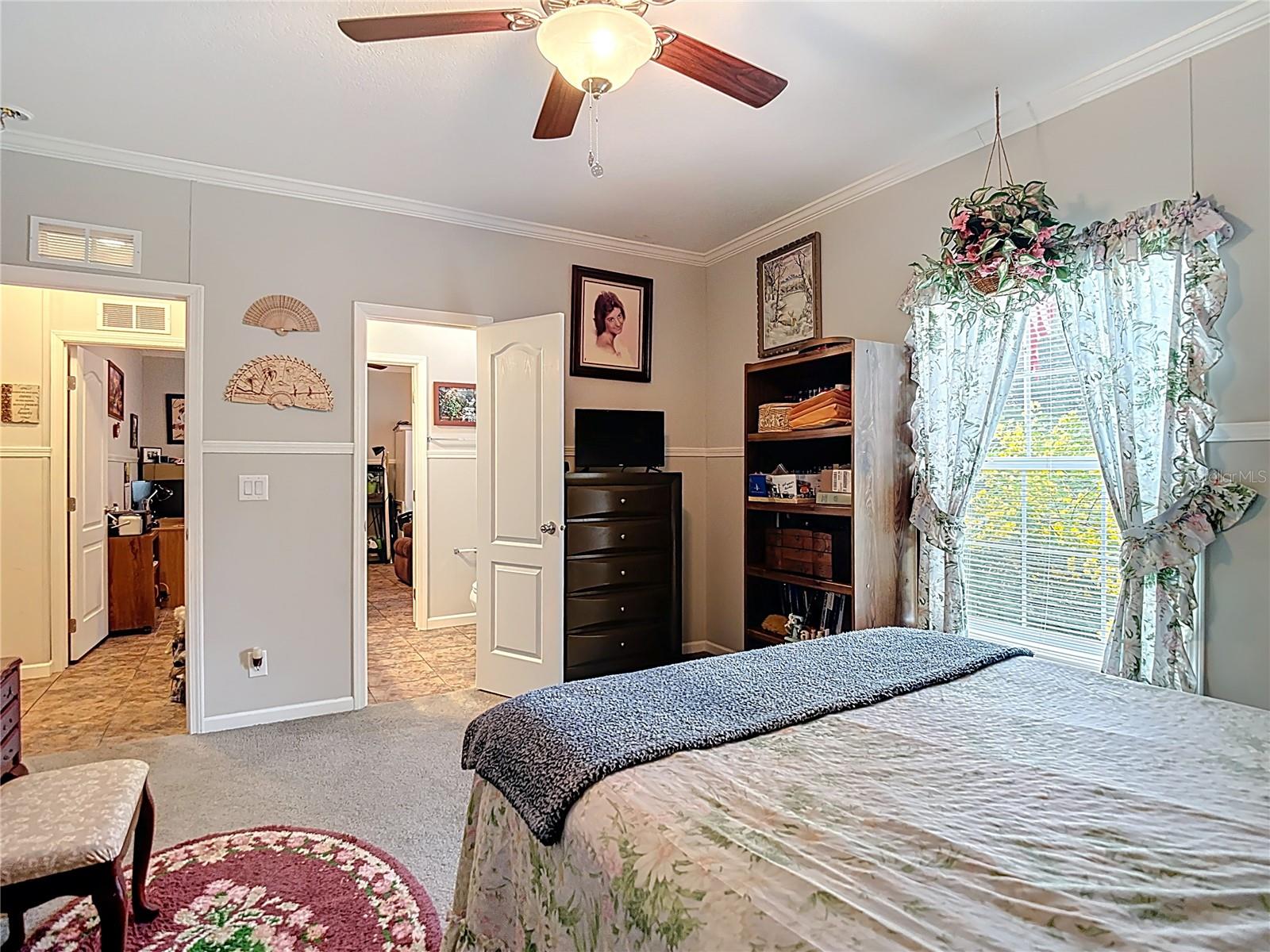 Image 43 of 67 For 18005 Nicholas Avenue