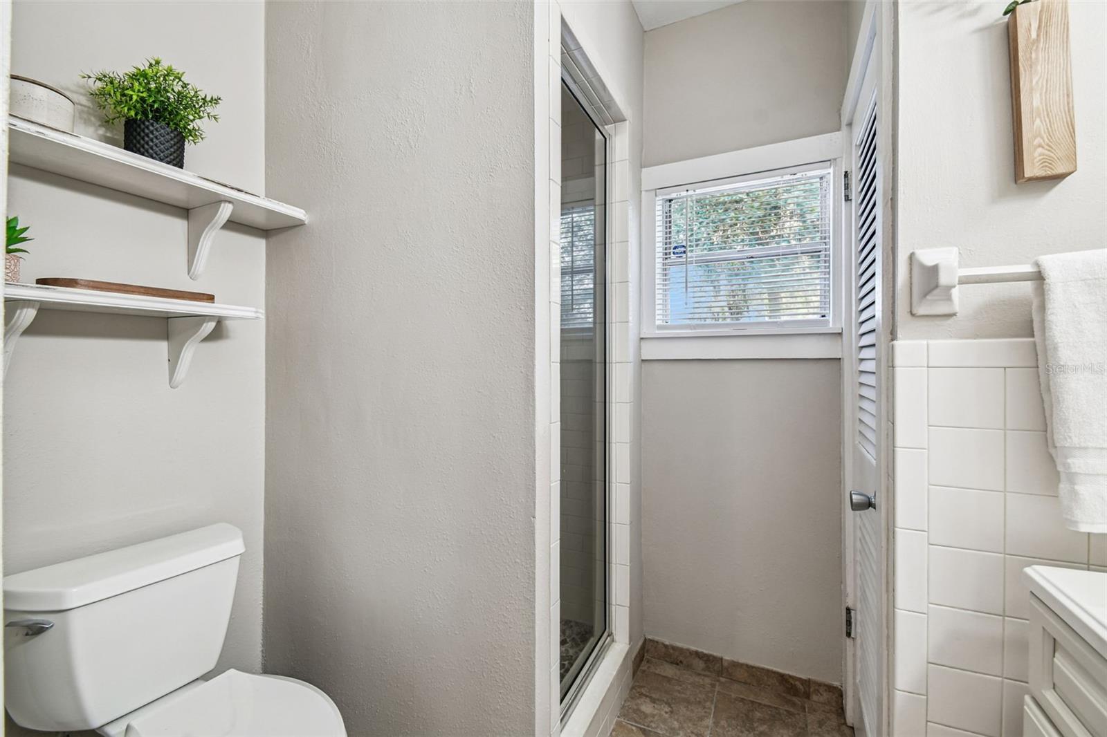 Image 49 of 84 For 8011 Mobley Road