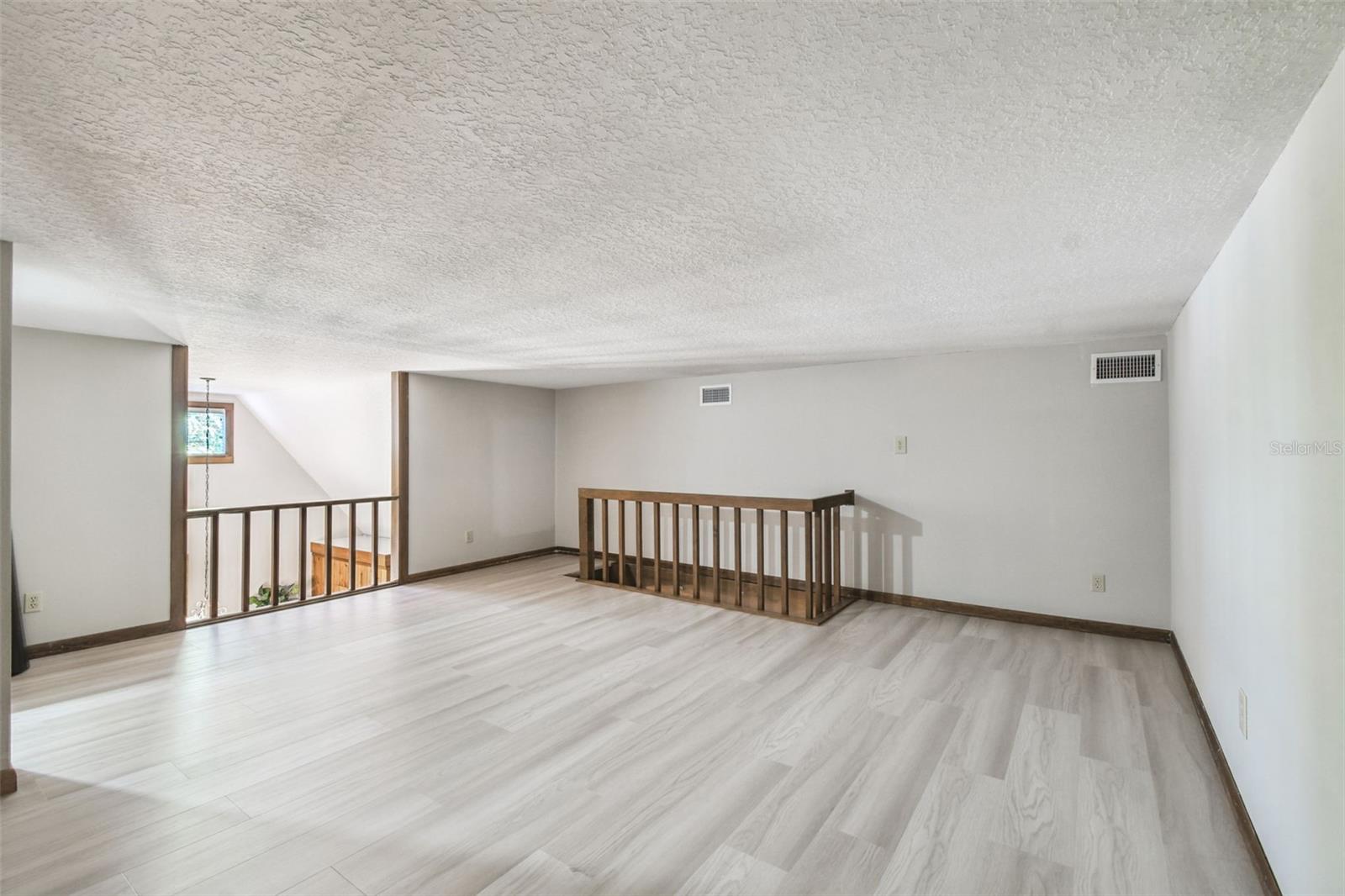 Image 59 of 84 For 8011 Mobley Road