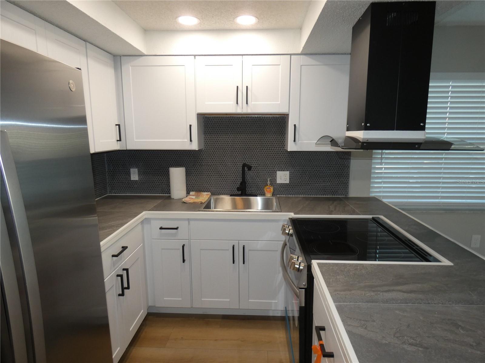 Image 6 of 29 For 4321 Tahitian Gardens Circle A