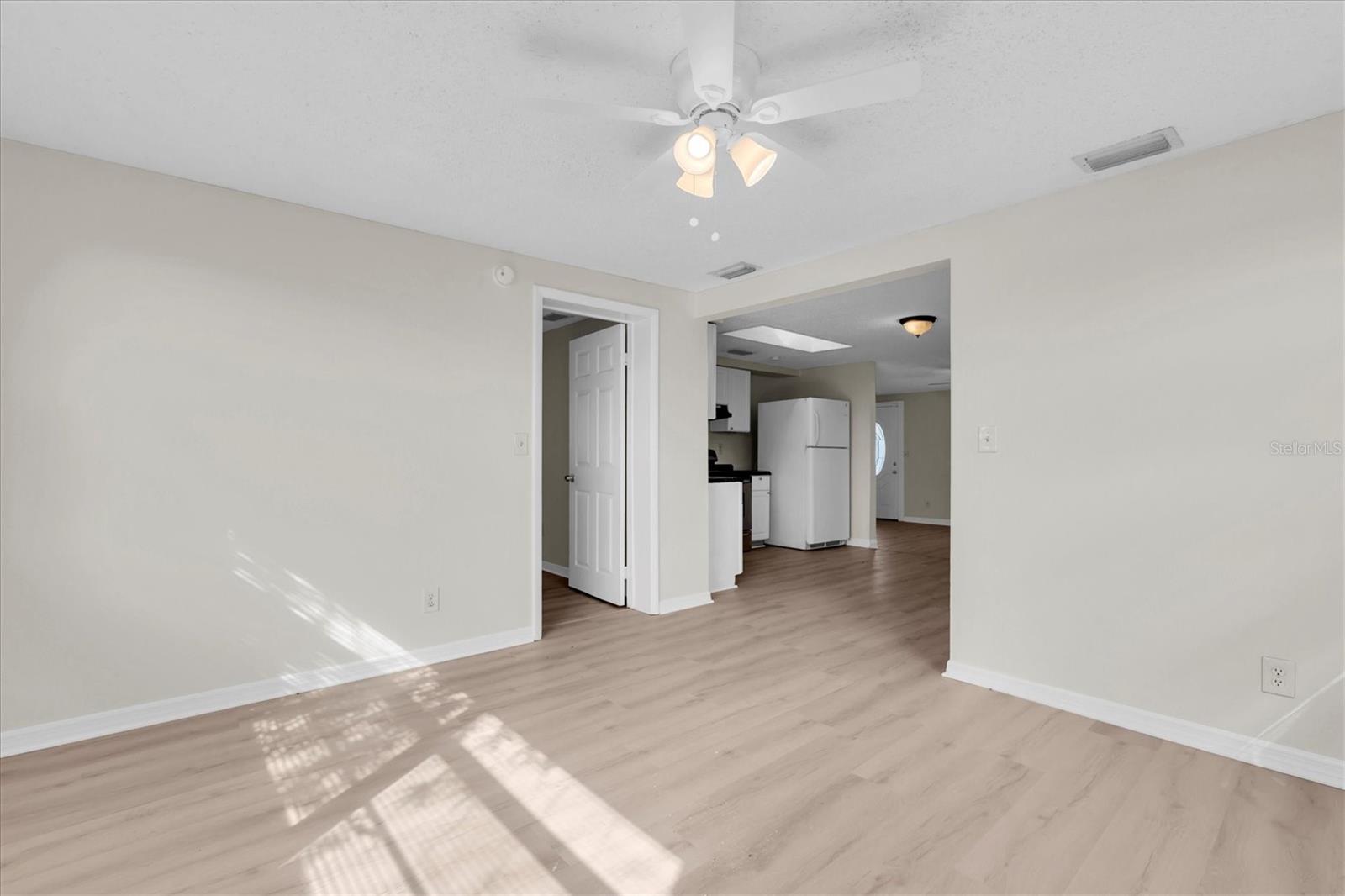 Image 13 of 30 For 3326 Garfield Dr